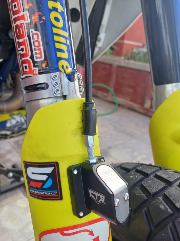 SPS holeshot device